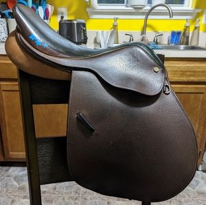 16 inch Customized Collegiate Close Contact Saddle